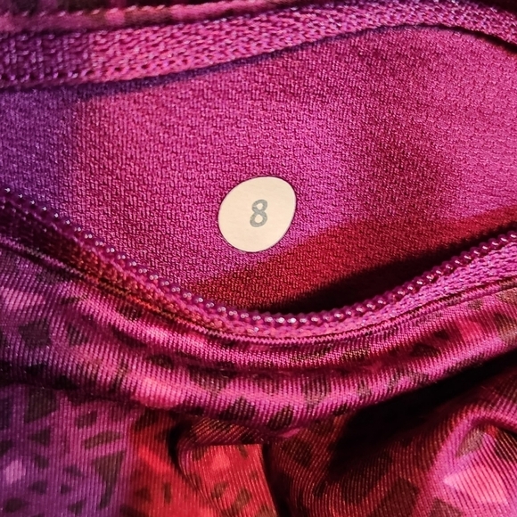 Lululemon Plum Purple Patterned Cropped Leggings Size 8 - Picture 4 of 8
